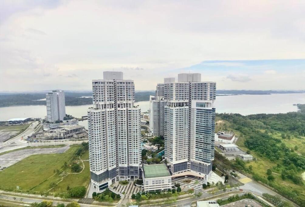 C0704 Almas Suite Seaview & Netflix Stay Nusajaya  Exterior foto